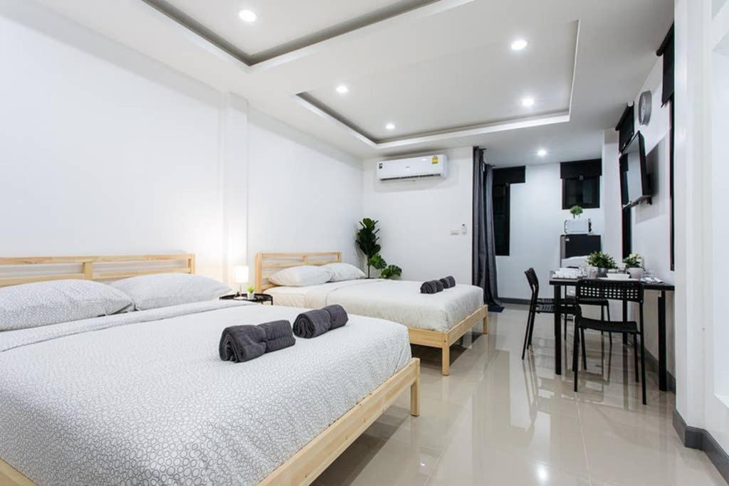 P2 Silom Large 2beds full kitchen WIFI 4-6pax Lejlighed Bangkok Eksteriør billede